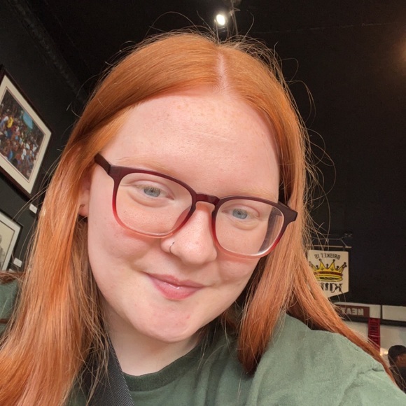 Meet your Posher, Taylor - Picture 1 of 1